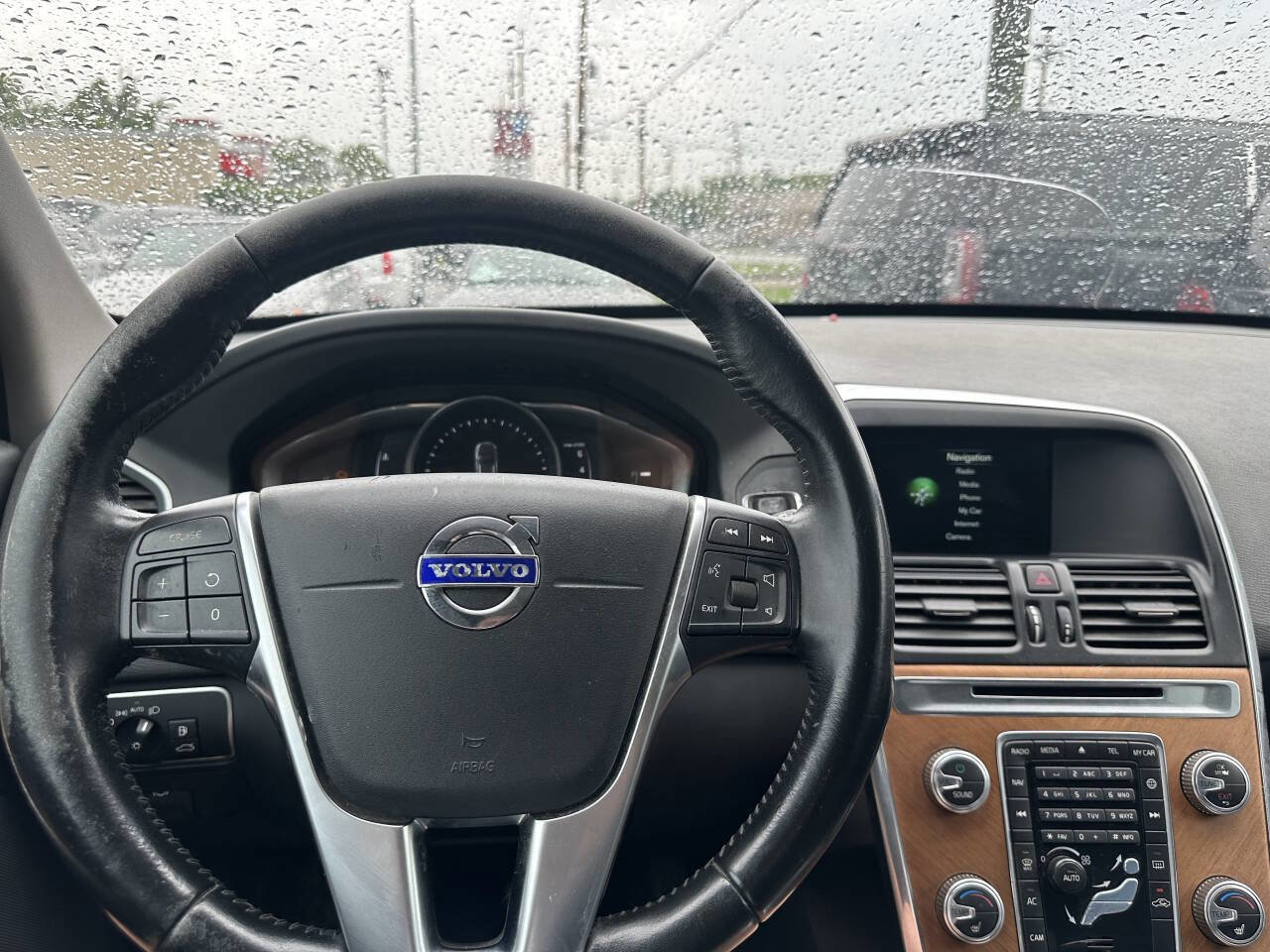 Used 2017 Volvo XC60 T5 Inscription w/ Preferred Option Package image 21