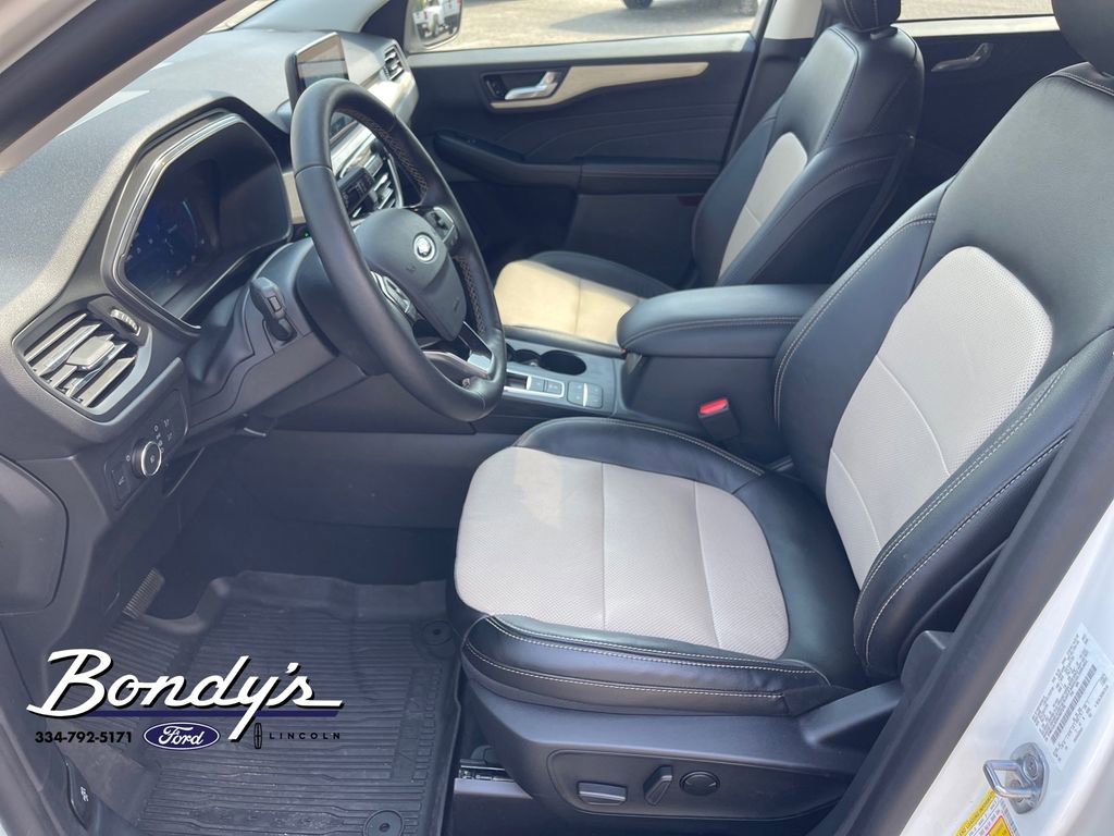 Used 2022 Ford Escape Titanium w/ Titanium Elite Package image 10