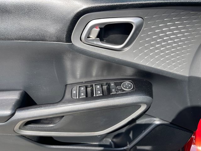 Used 2022 Kia Soul LX FWD image 24