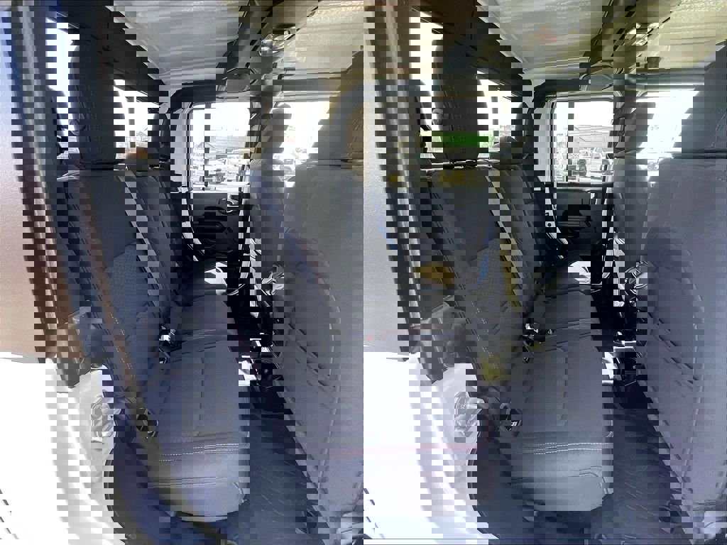 Used 2023 Jeep Gladiator Rubicon w/ Cold Weather Group image 16