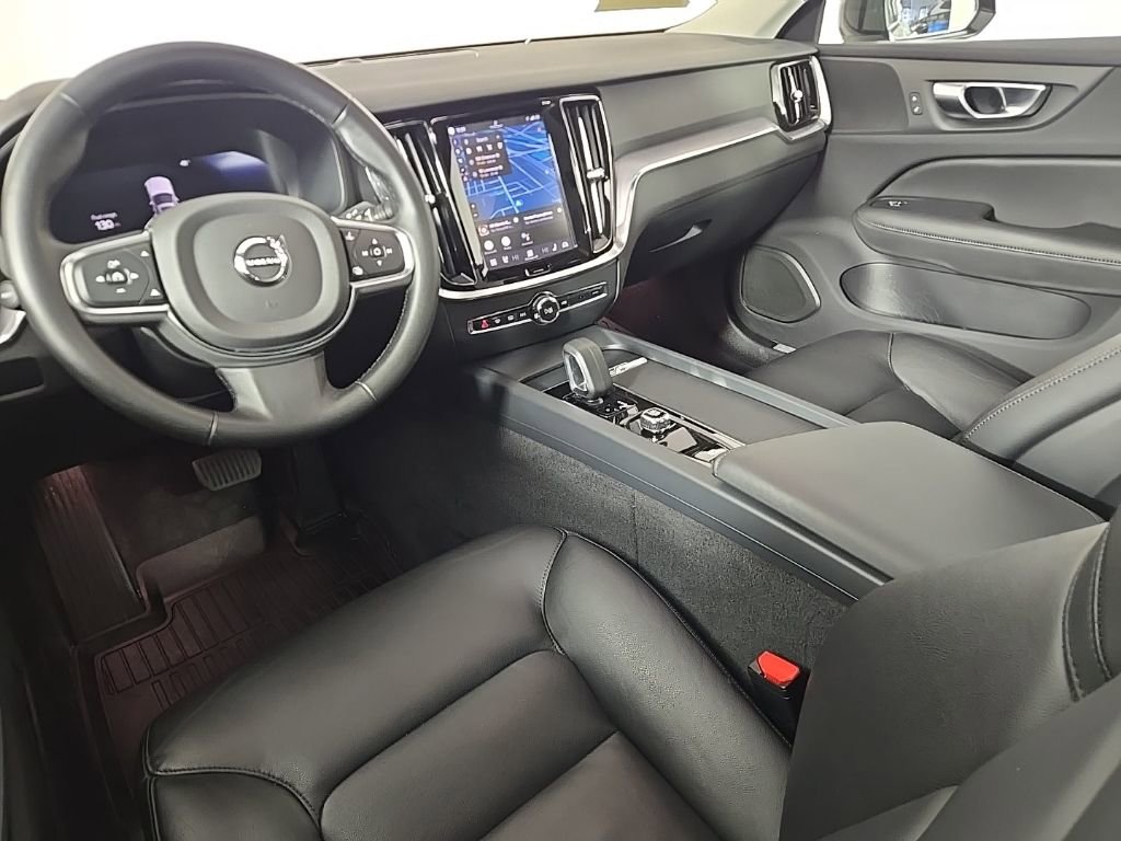 Certified 2025 Volvo S60 B5 Core image 15