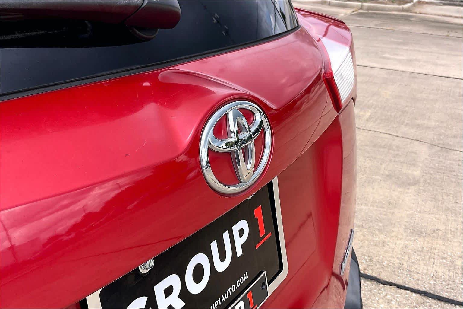 Used 2015 Toyota RAV4 Limited w/ Technology Package FWD image 31