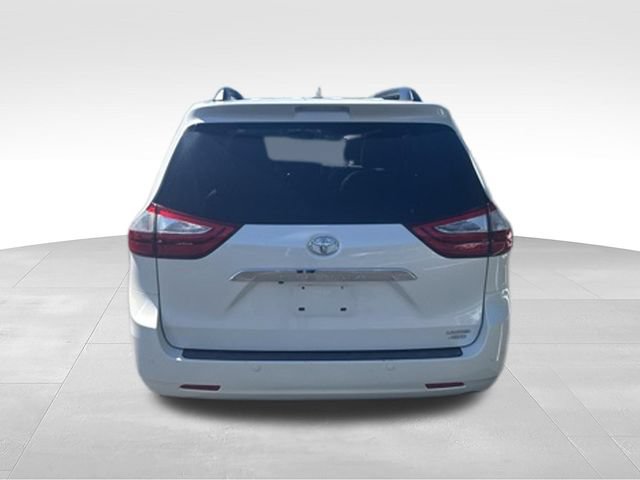 Used 2017 Toyota Sienna Limited AWD/4WD image 4