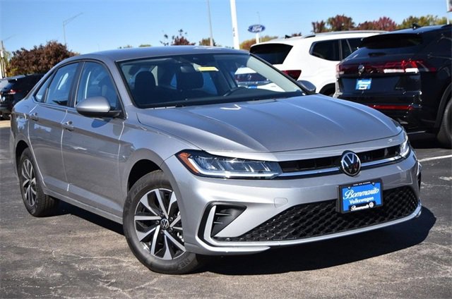 Certified 2025 Volkswagen Jetta S image 2