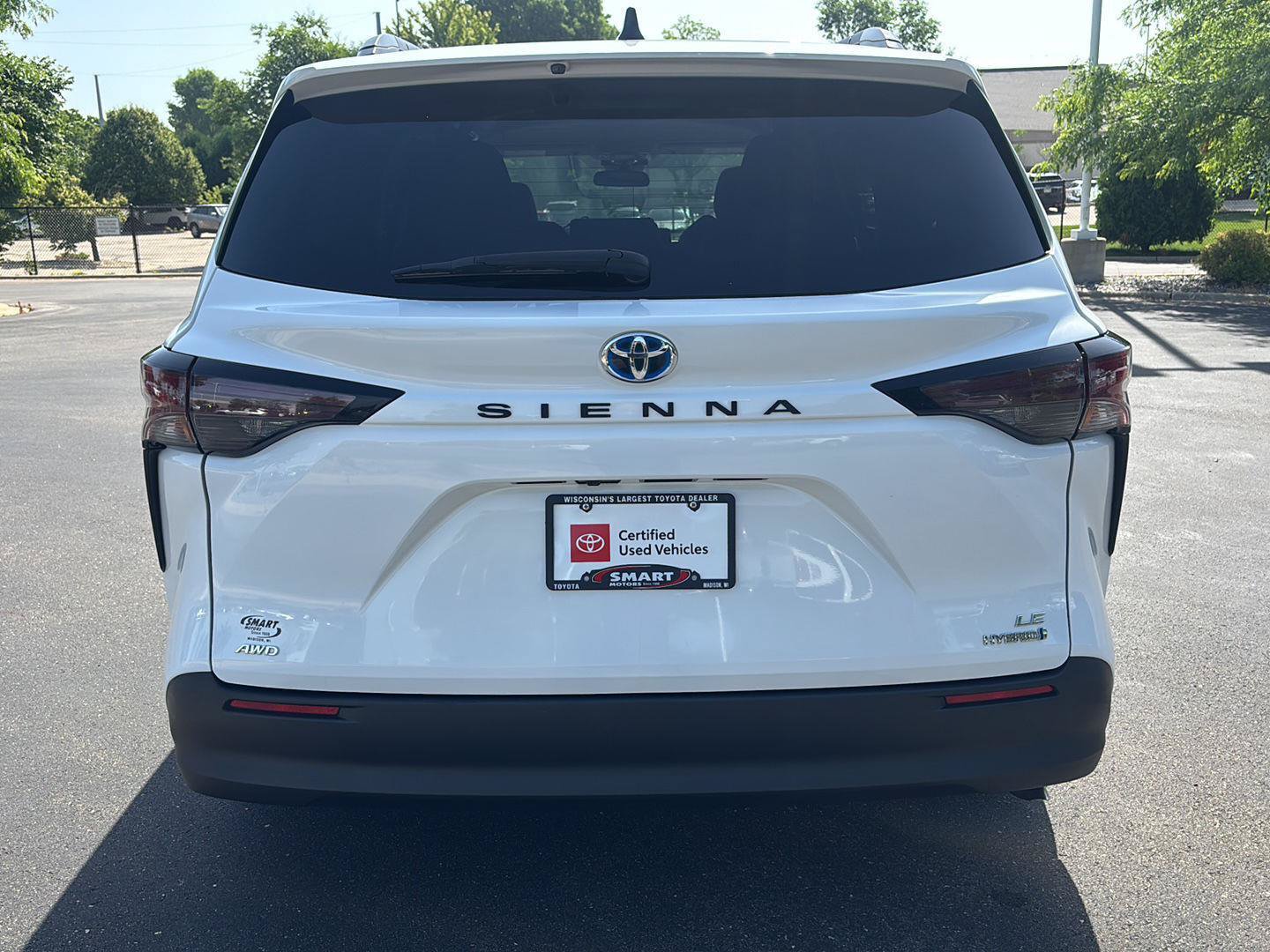 Used 2023 Toyota Sienna LE AWD/4WD image 11
