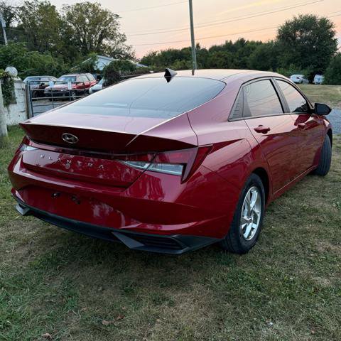 Used 2023 Hyundai Elantra SE w/ Cargo Package image 5