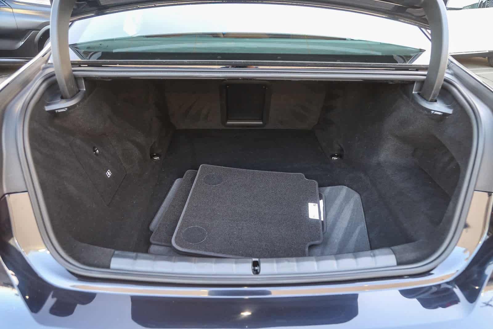 Used 2025 BMW i7 xDrive60 image 22