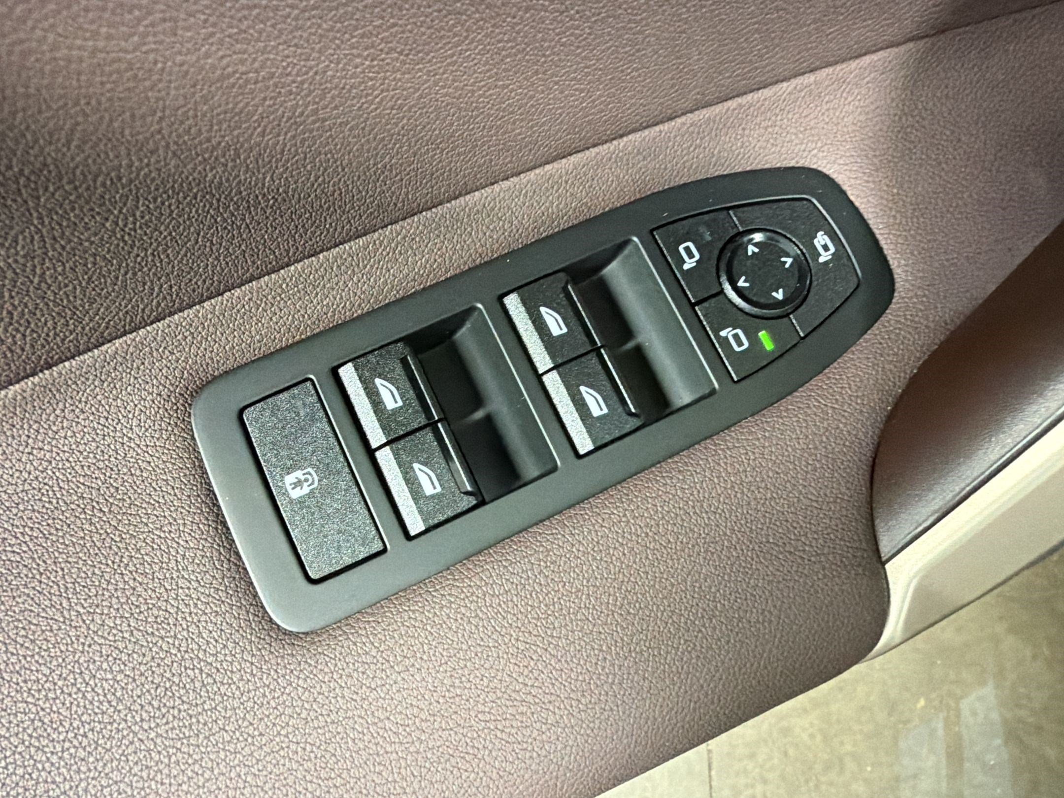 New 2026 BMW iX xDrive60 AWD/4WD image 13