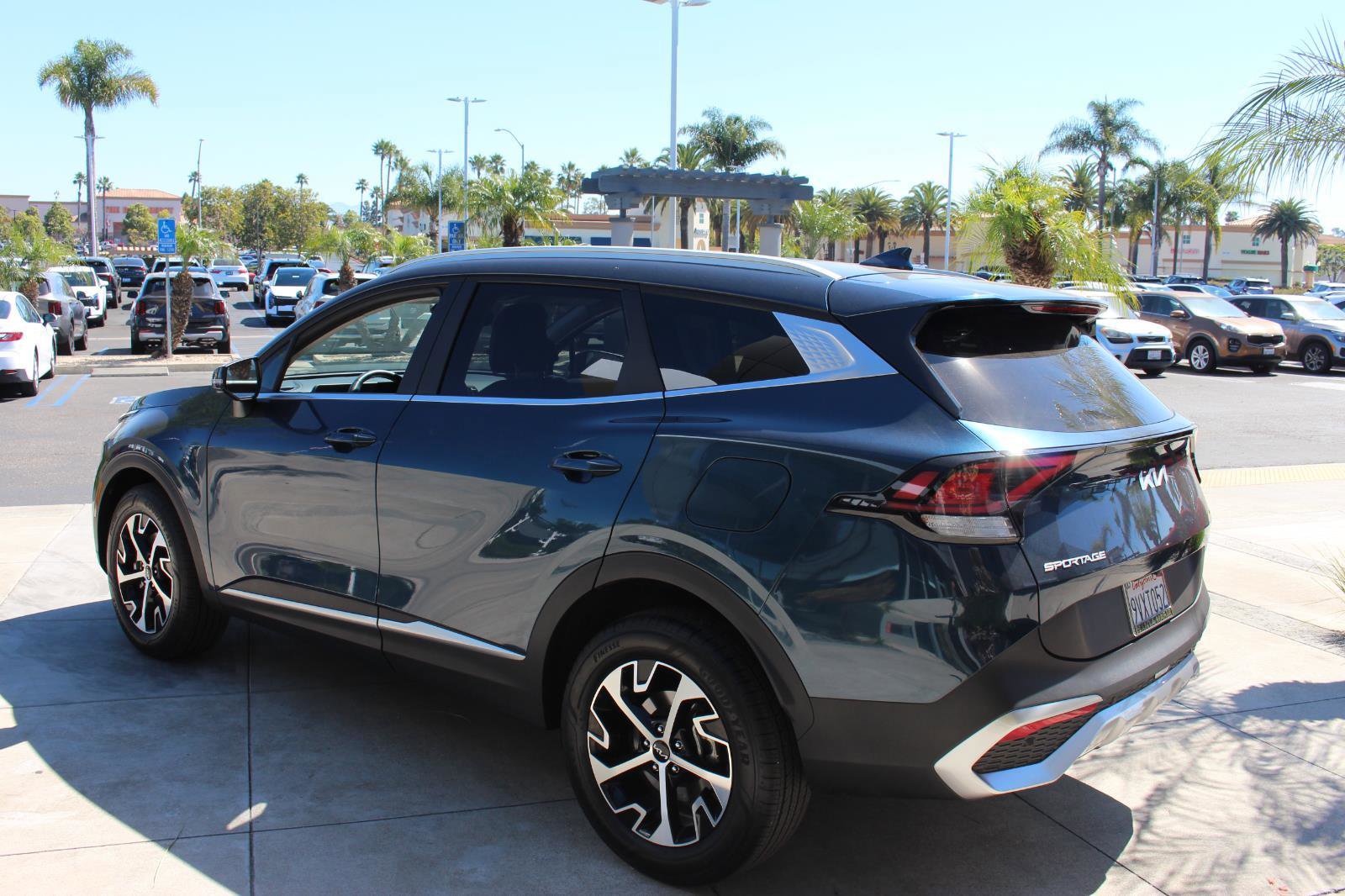 Used 2025 Kia Sportage EX image 7