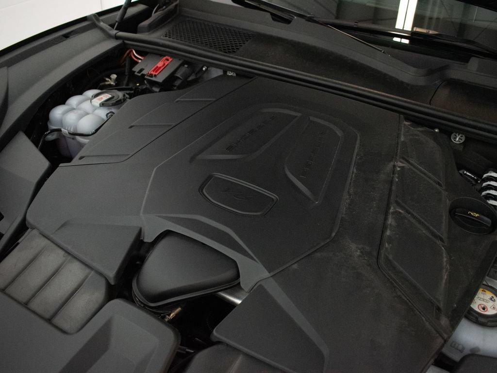 Certified 2026 Porsche Cayenne E-Hybrid AWD/4WD image 17