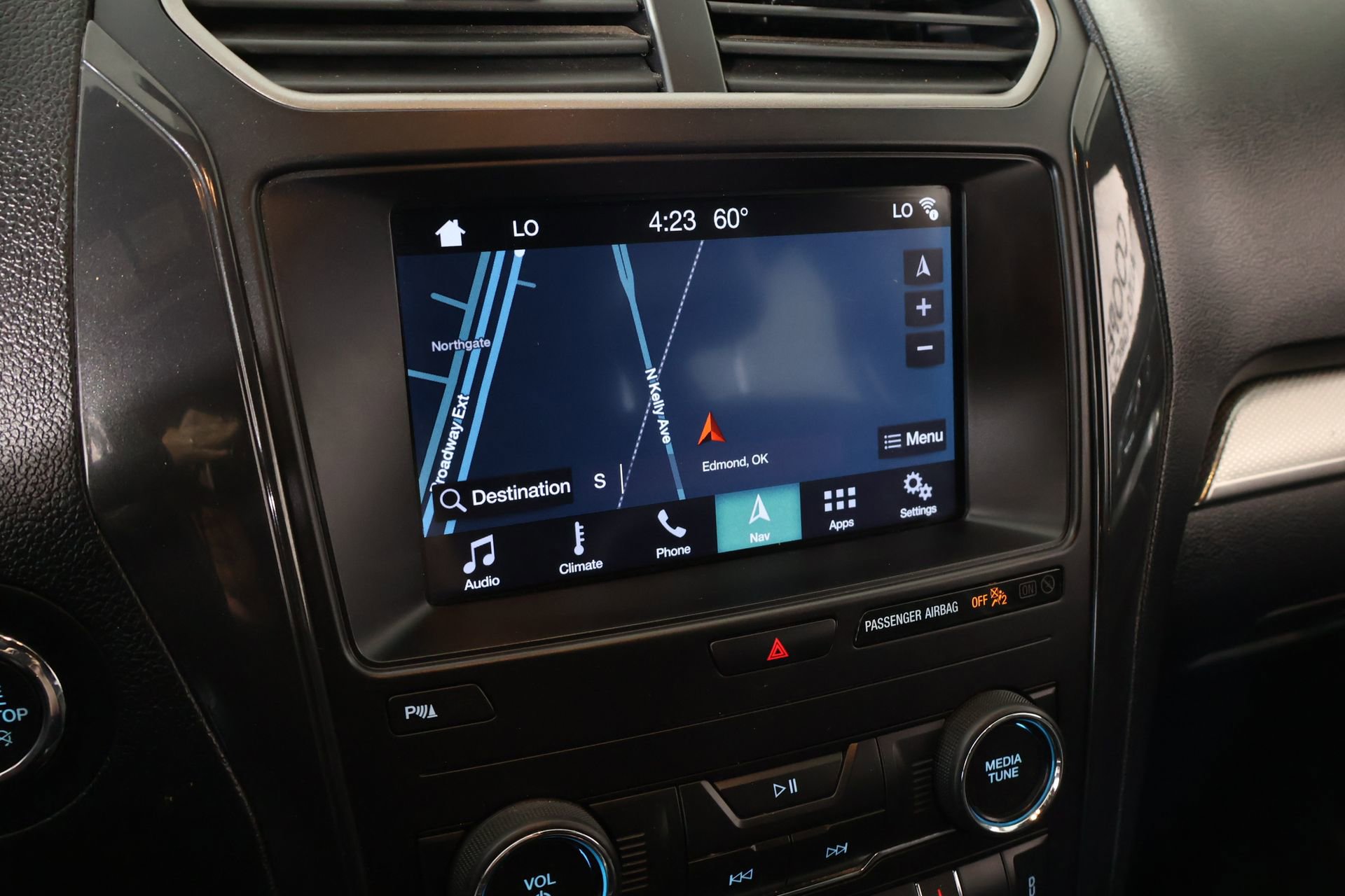 Used 2019 Ford Explorer XLT w/ Equipment Group 202A FWD image 7