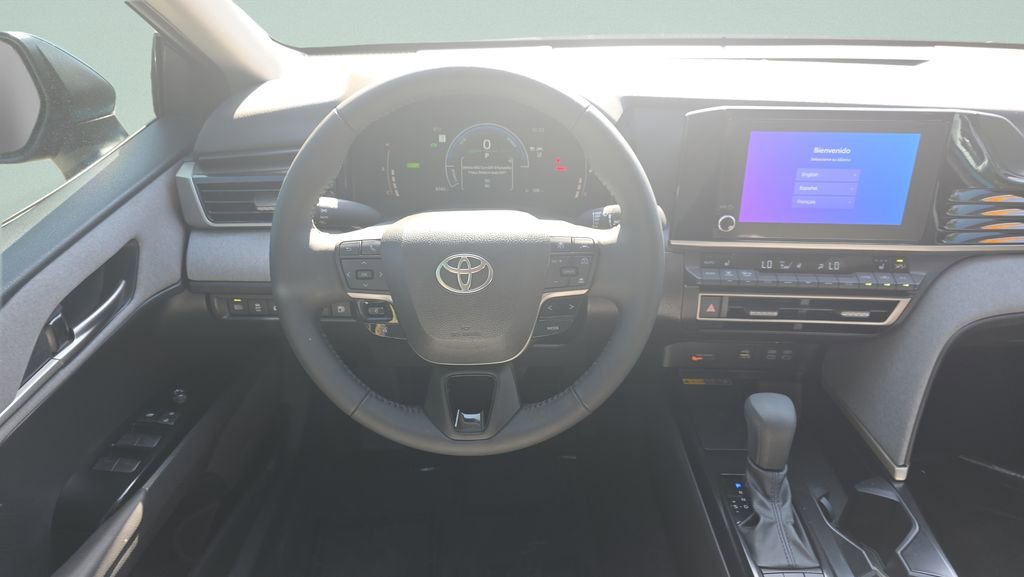 Used 2025 Toyota Camry Hybrid FWD image 12