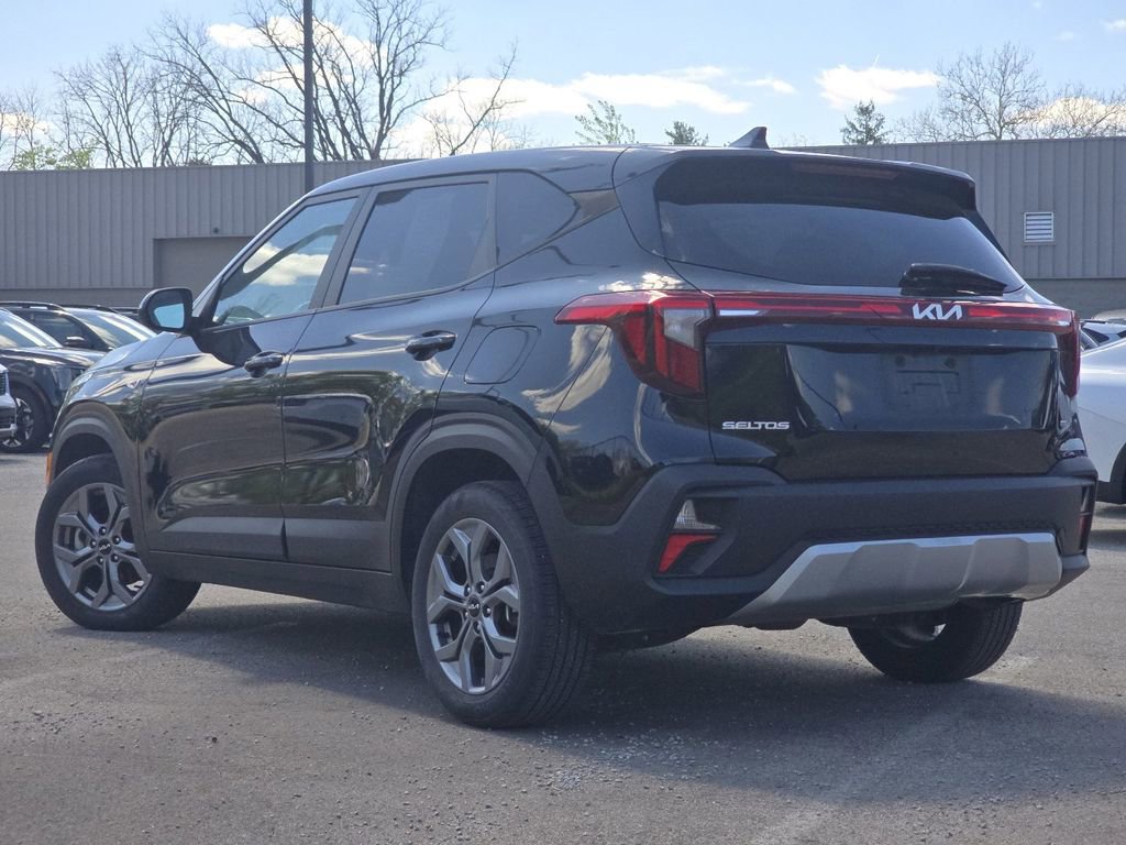 Used 2024 Kia Seltos LX AWD/4WD image 12