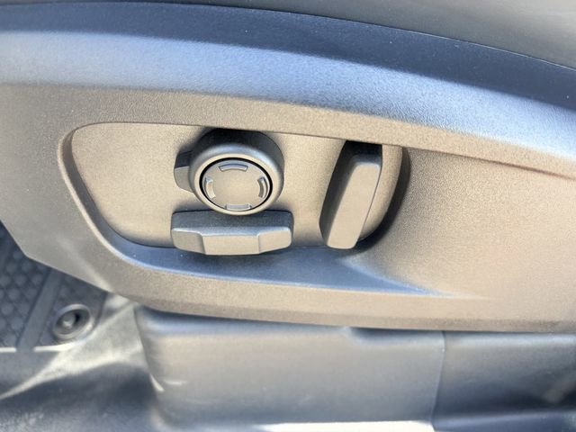 Used 2025 Land Rover Defender 110 X-Dynamic SE image 7