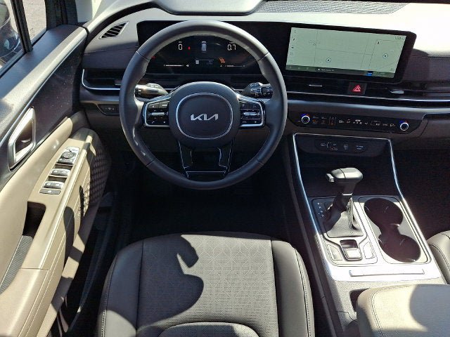 Used 2026 Kia Carnival FWD image 12