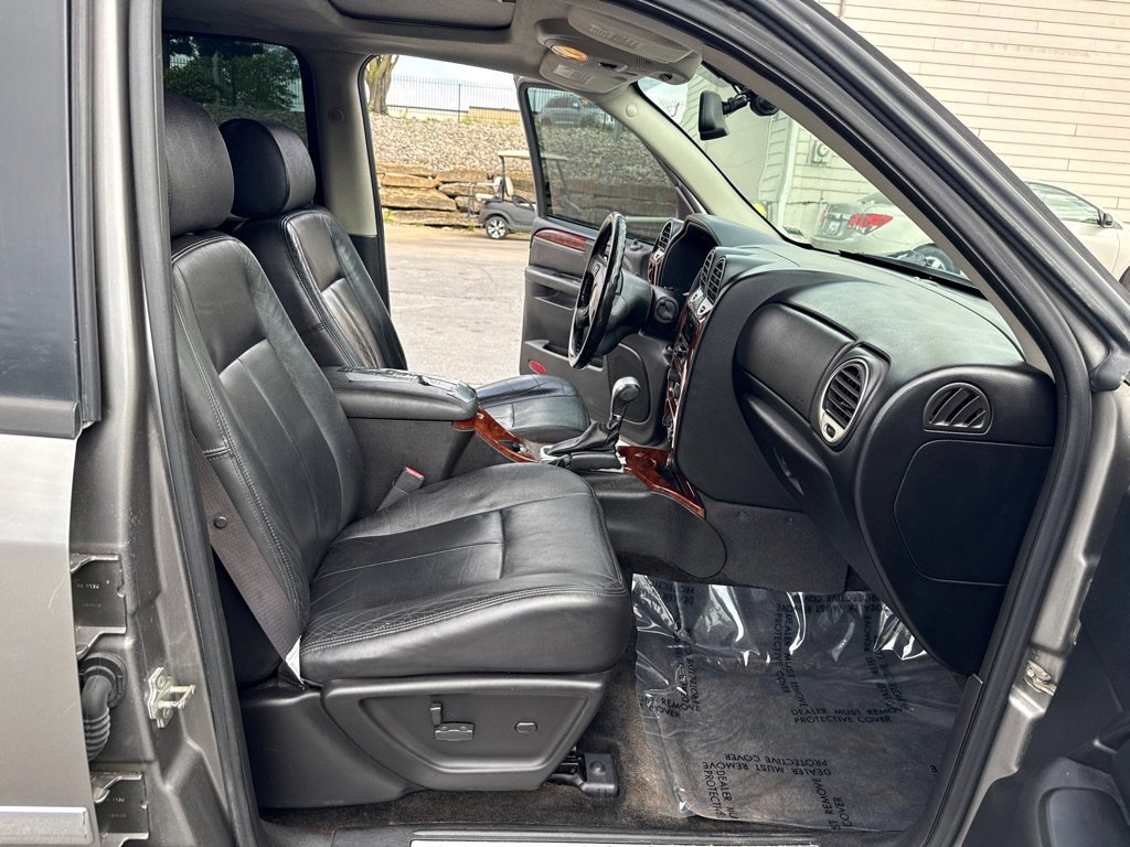 Used 2006 GMC Envoy SLT AWD/4WD image 13