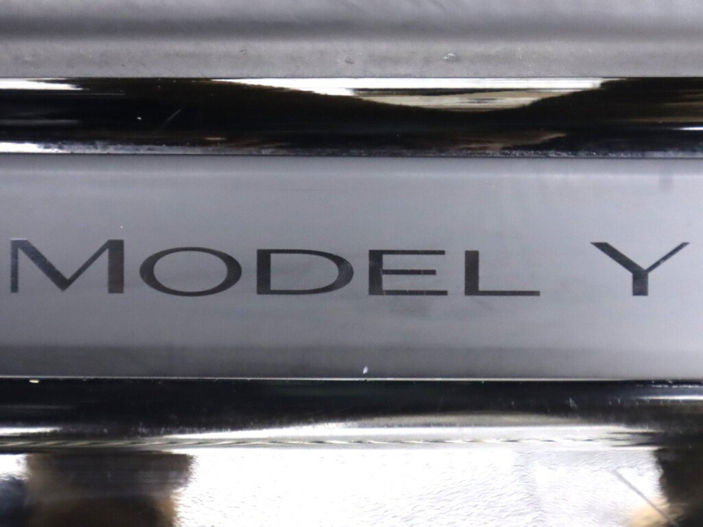 Used 2020 Tesla Model Y Long Range image 37