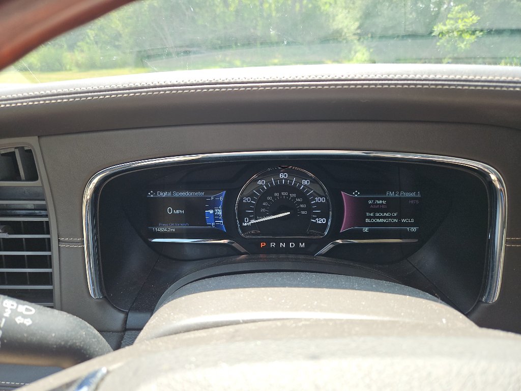 Used 2016 Lincoln Navigator Reserve AWD/4WD image 11