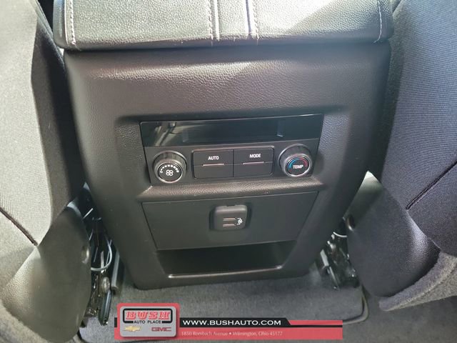 Used 2023 Chevrolet Traverse LT image 13