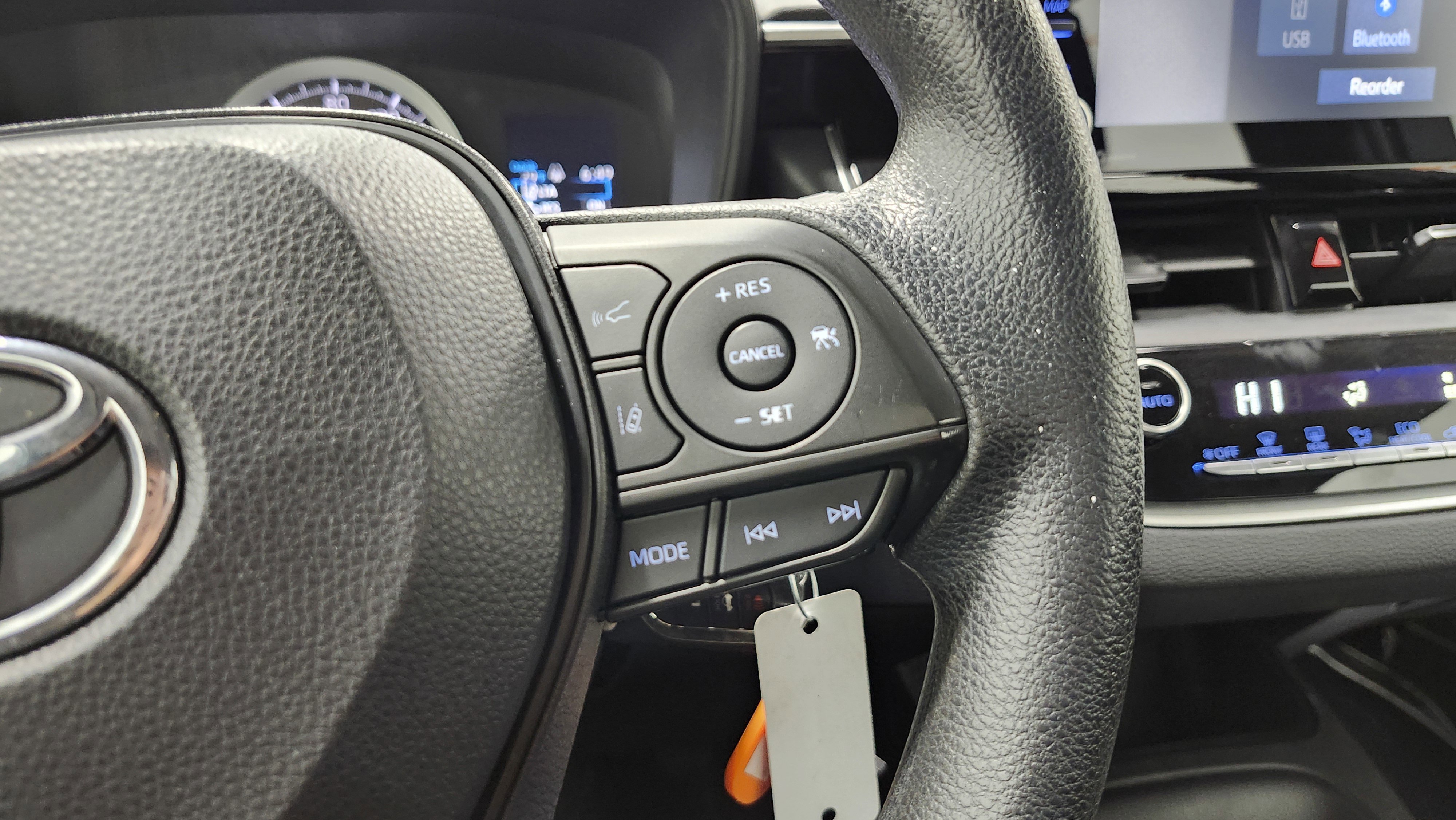 Used 2022 Toyota Corolla LE image 28