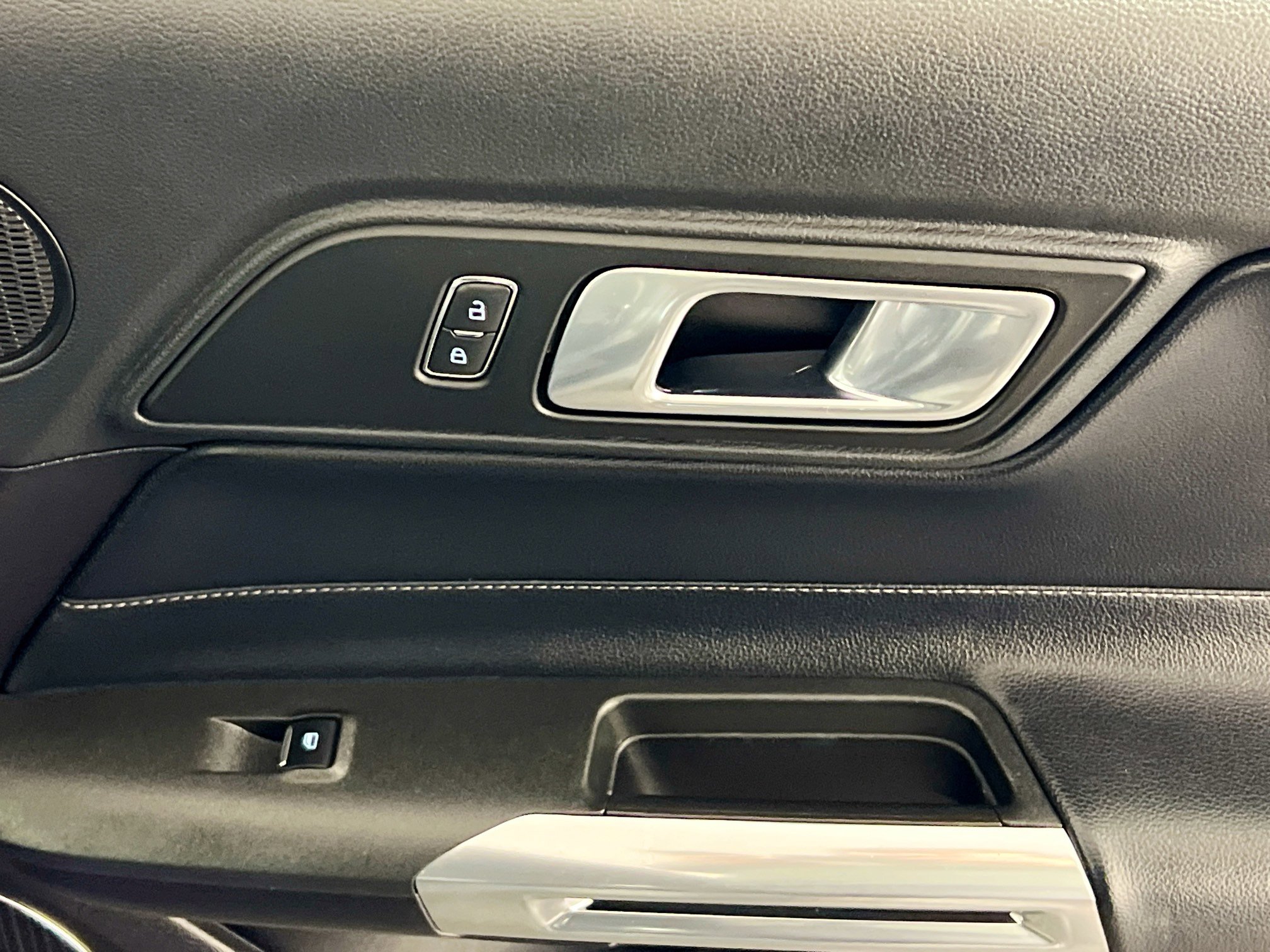 Used 2019 Ford Mustang Premium image 29