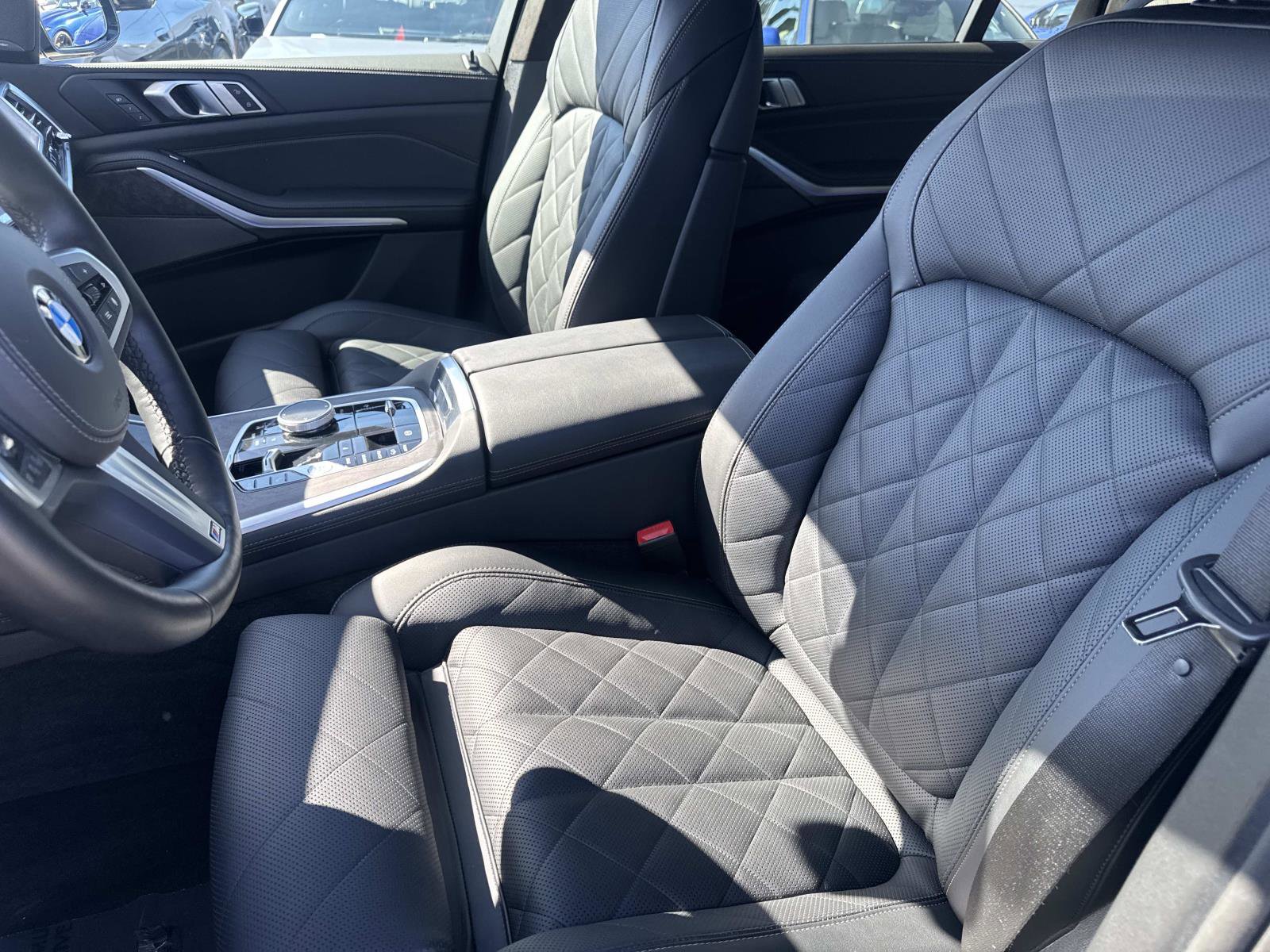 Certified 2025 BMW X7 xDrive40i w/ M Sport Package image 15