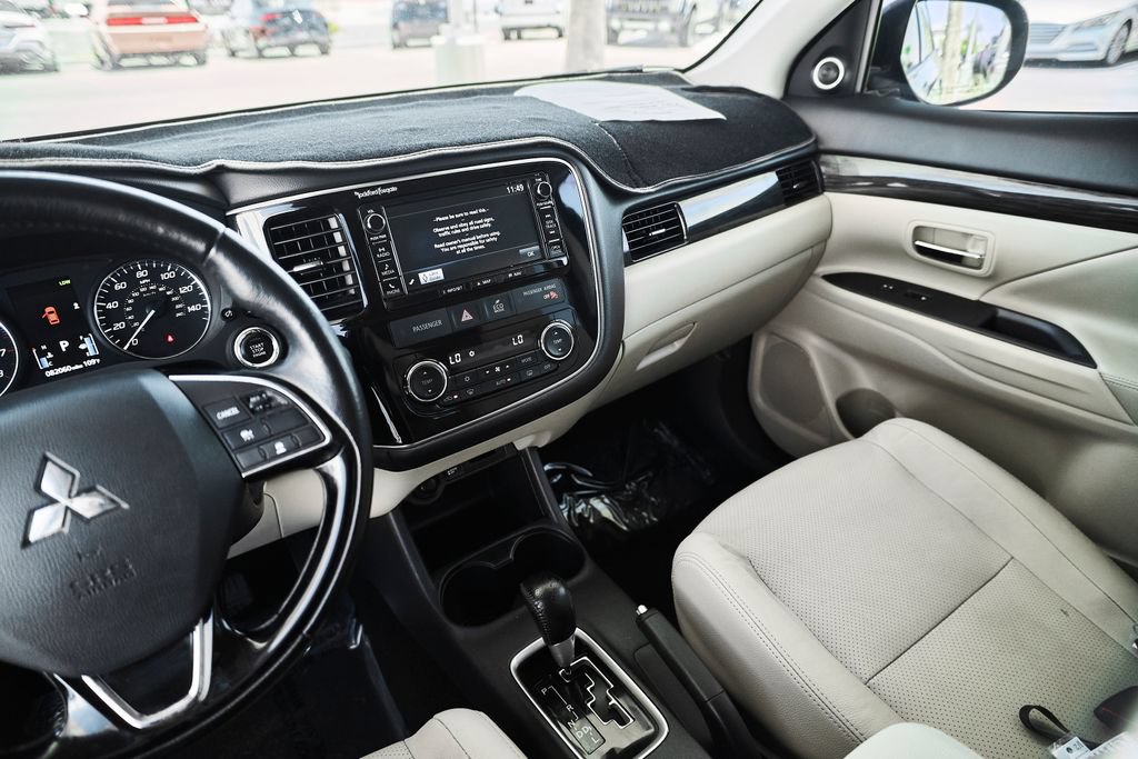 Used 2016 Mitsubishi Outlander SEL FWD image 27