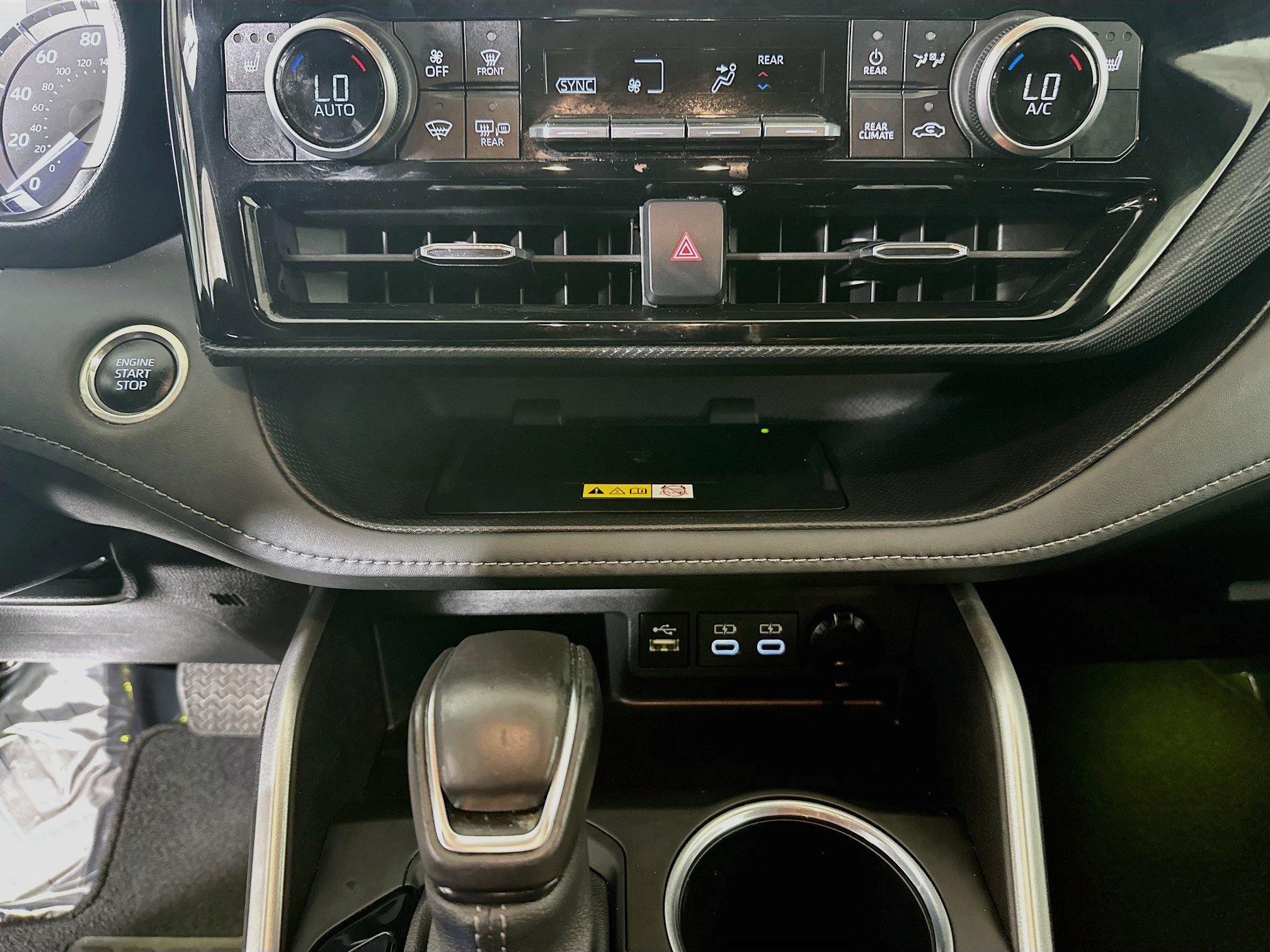 Used 2024 Toyota Highlander XSE FWD image 23