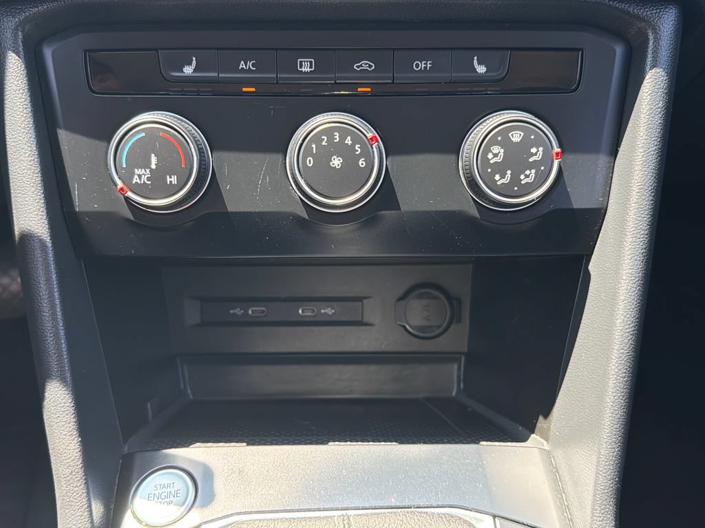 Certified 2022 Volkswagen Taos SE AWD/4WD image 17