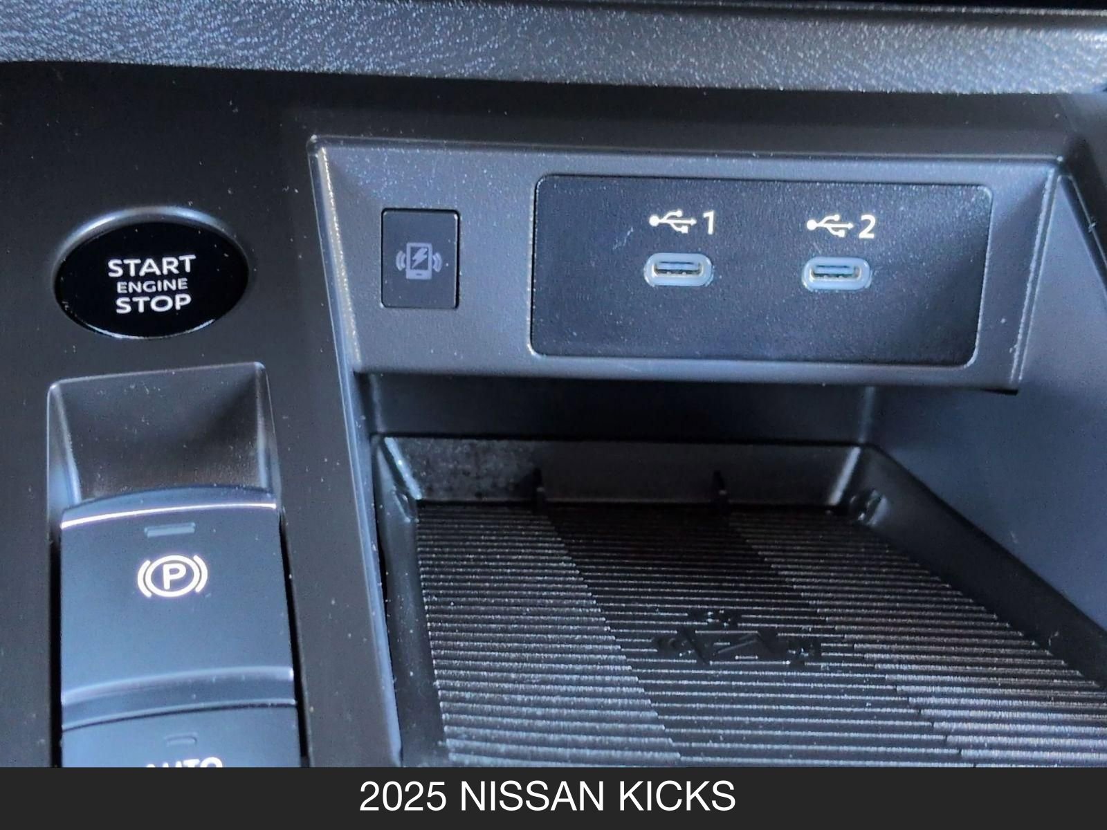 Certified 2025 Nissan Kicks SR image 21
