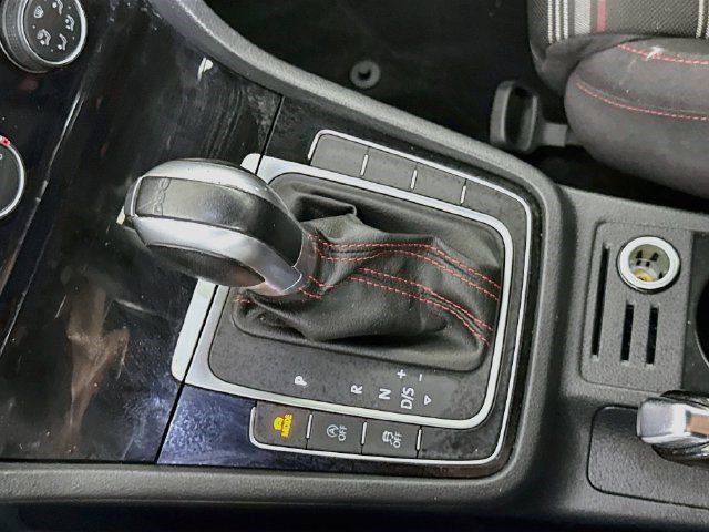Used 2019 Volkswagen GTI SE FWD image 19