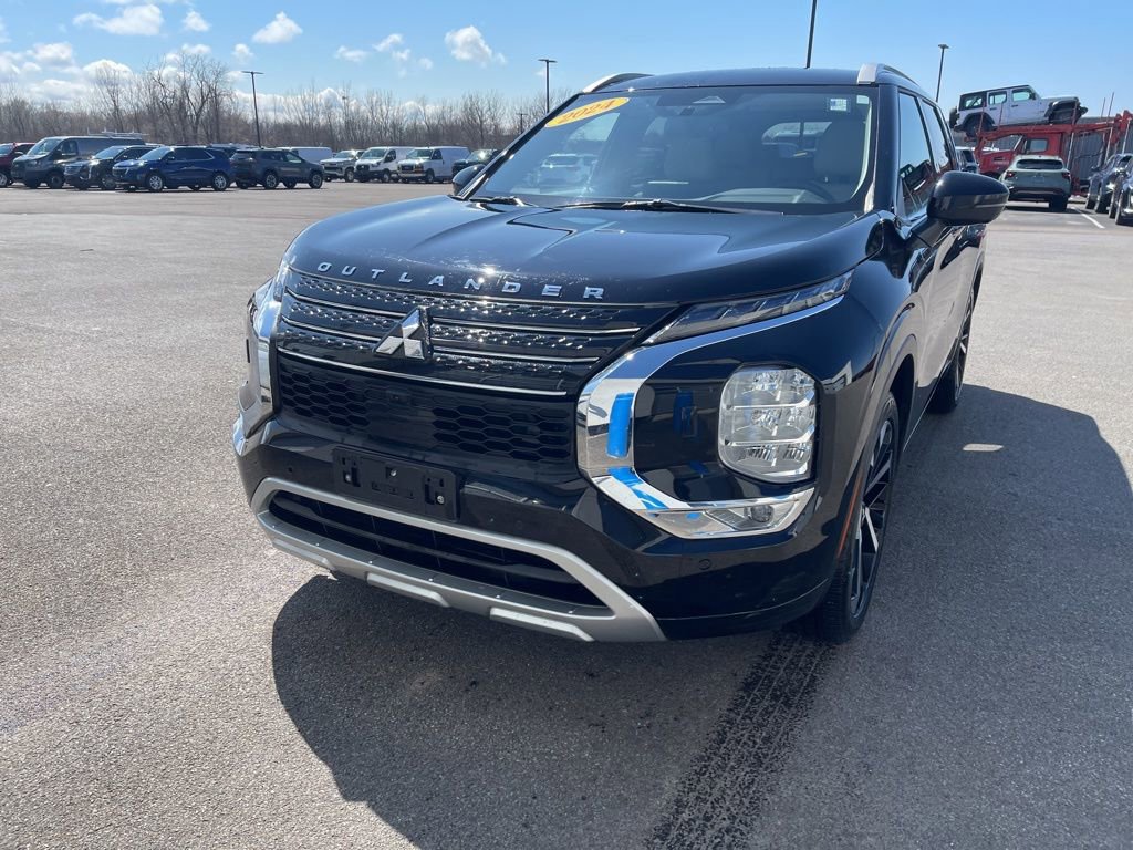 Used 2024 Mitsubishi Outlander SEL image 3