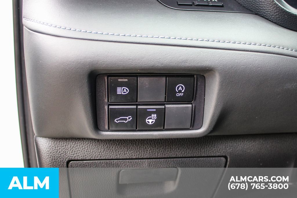 Used 2024 Toyota Highlander Limited image 34