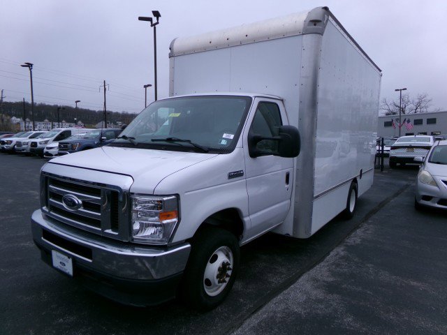 Used 2023 Ford E-450 and Econoline 450 Super Duty w/ Power Windows & Locks Group RWD image 4