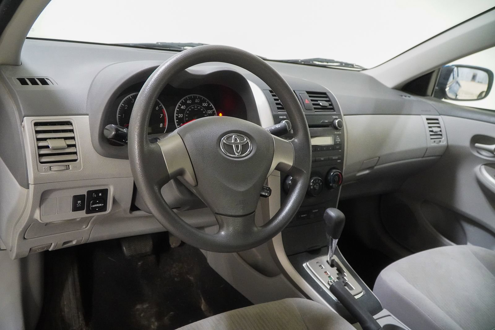 Used 2010 Toyota Corolla LE image 21
