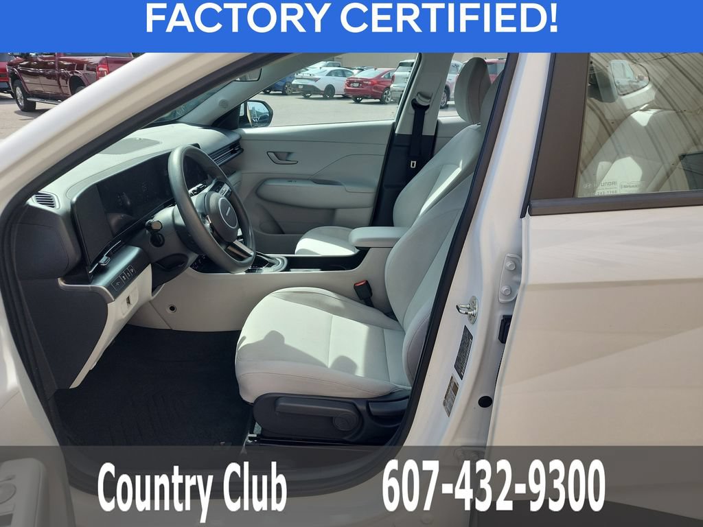 Certified 2025 Hyundai Kona SE AWD/4WD image 11