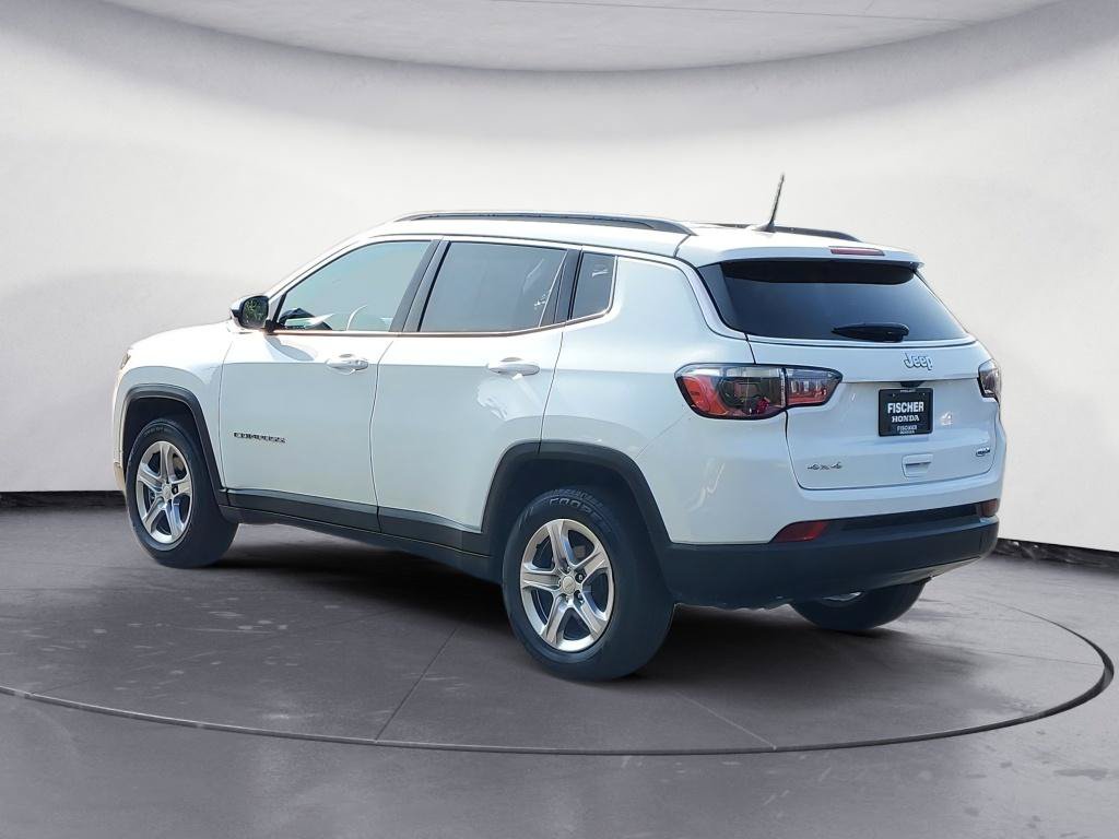 Used 2024 Jeep Compass Latitude AWD/4WD image 4