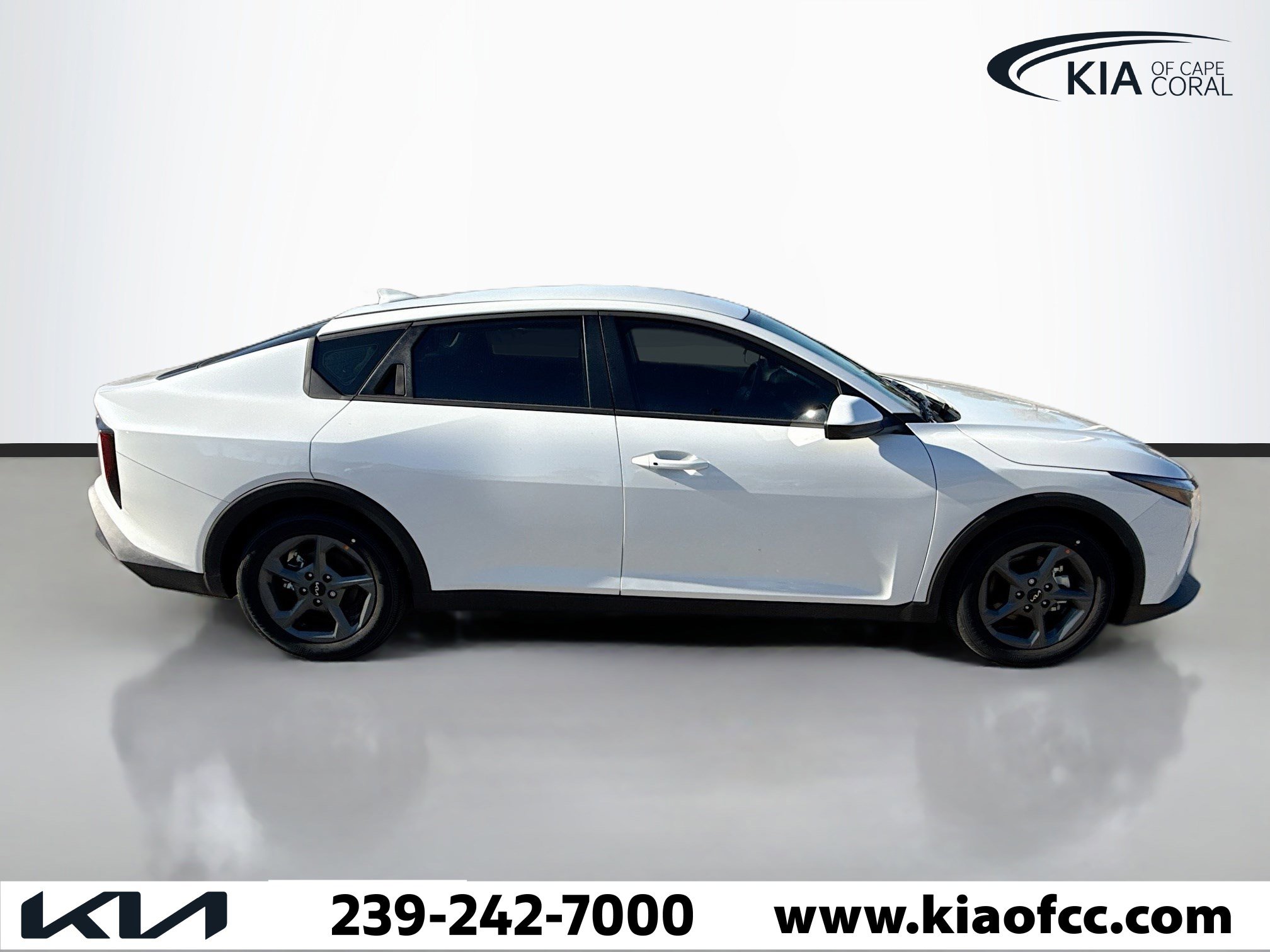 New 2025 Kia K4 LXS image 6