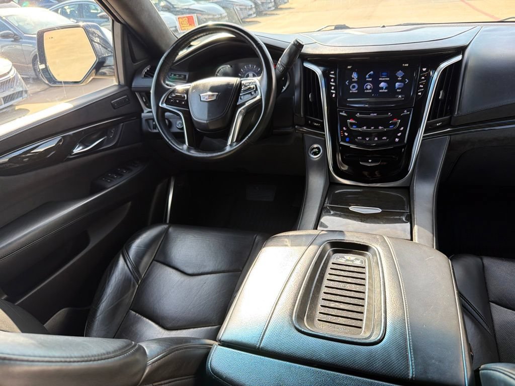 Used 2019 Cadillac Escalade ESV Platinum w/ Escalade Sport Edition AWD/4WD image 21