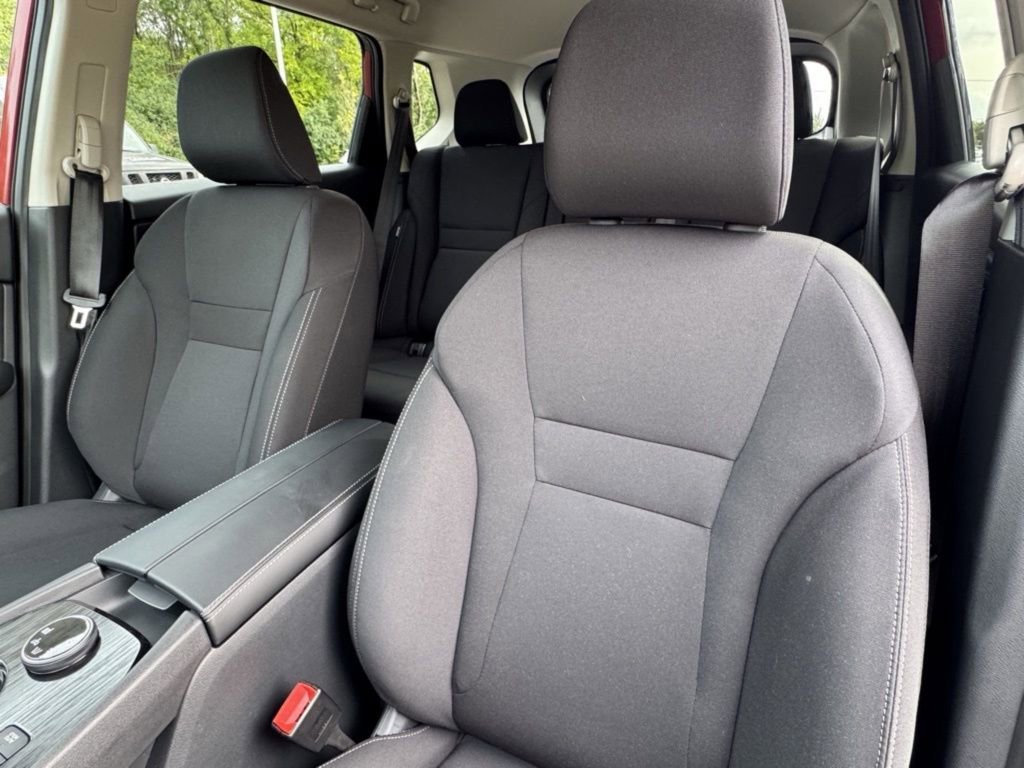 Certified 2025 Nissan Rogue S image 18