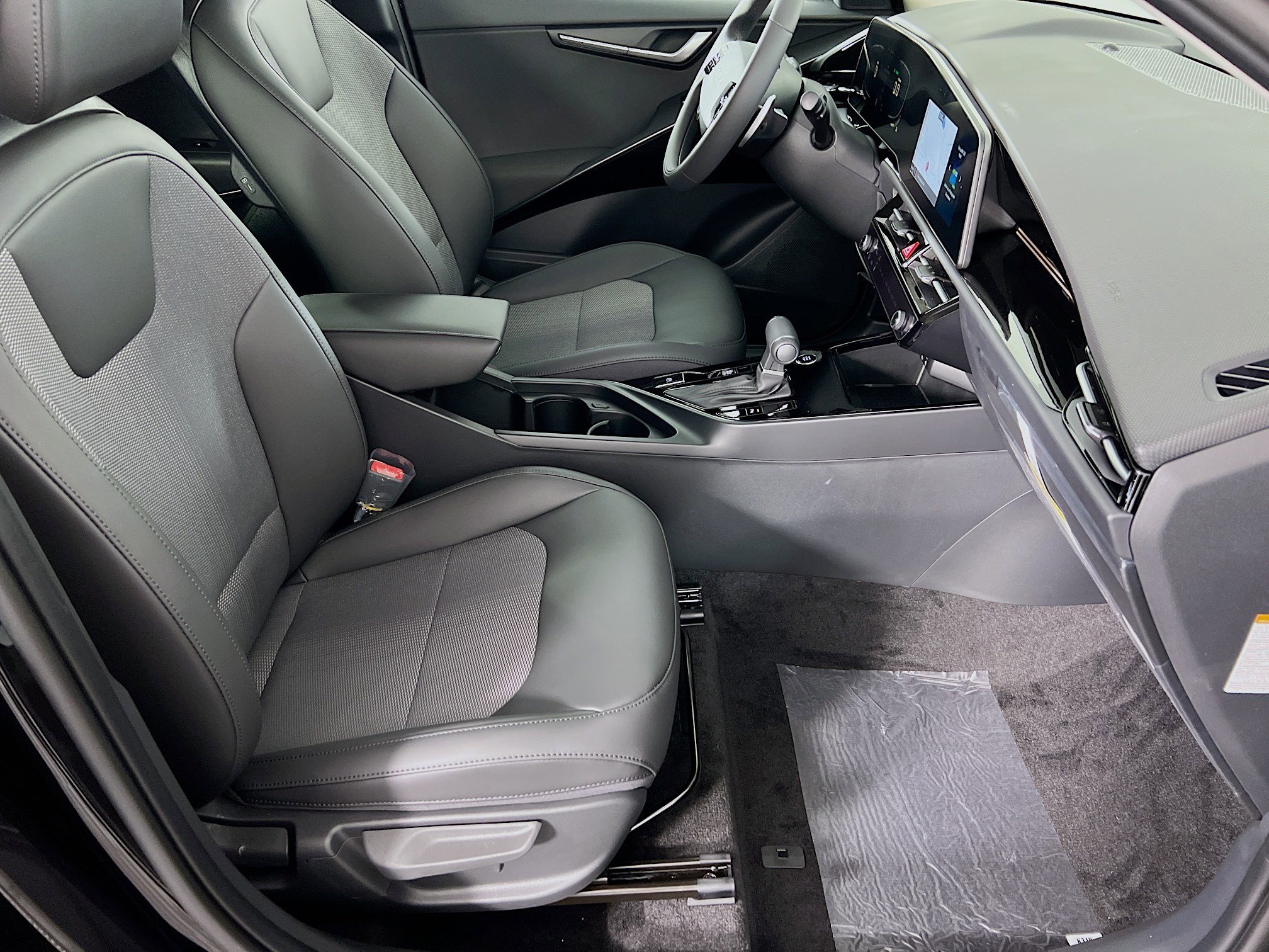 New 2025 Kia Niro EX Touring image 23