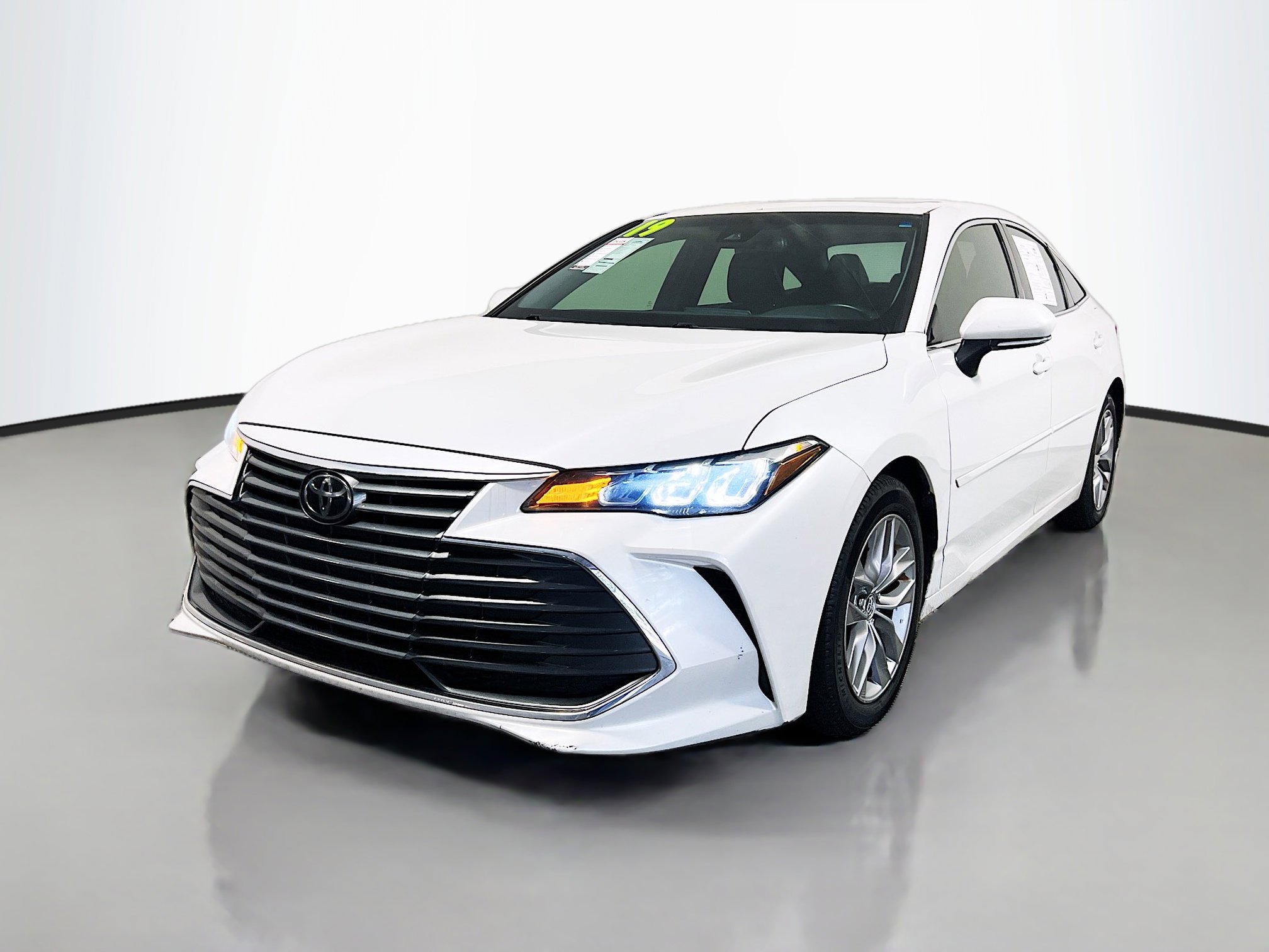 Used 2019 Toyota Avalon XLE FWD image 10