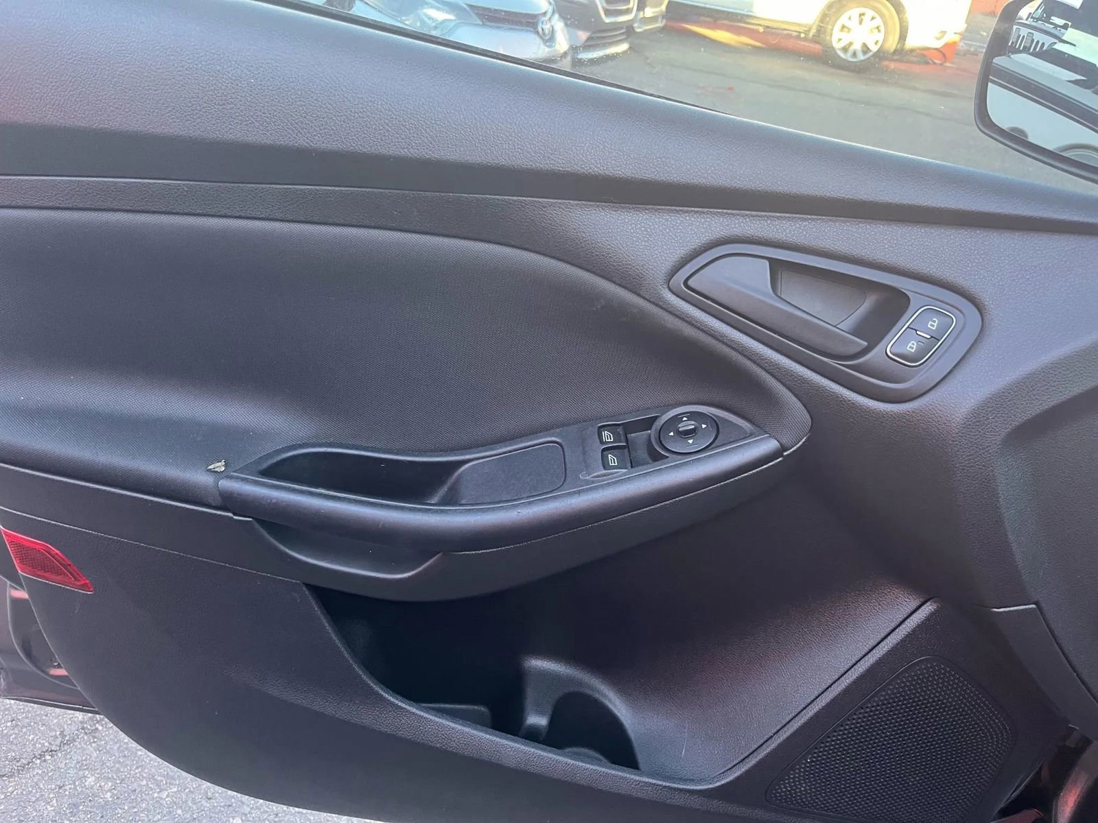 Used 2018 Ford Focus S image 34