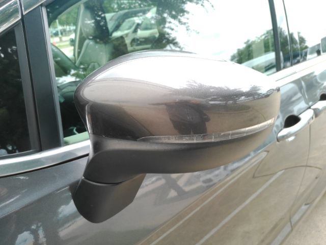 Used 2023 Chrysler Pacifica Touring-L FWD image 17