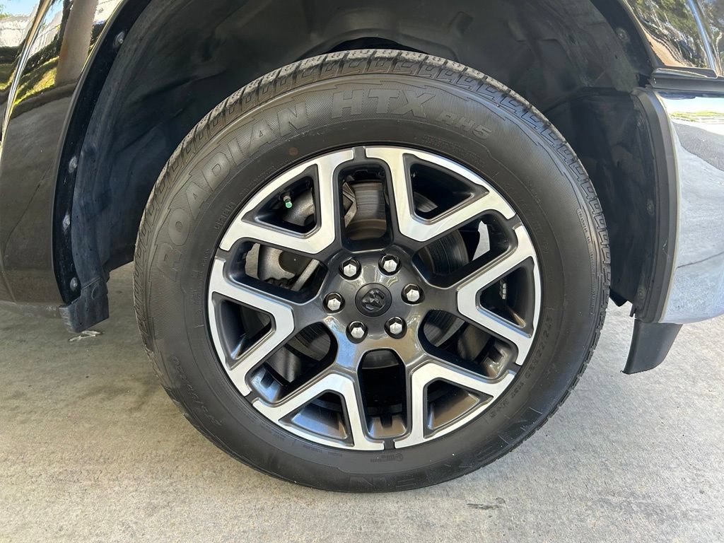 Used 2025 RAM 1500 Laramie AWD/4WD image 24