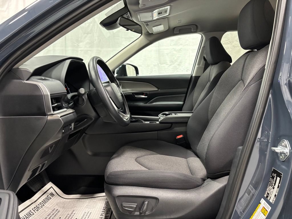 Used 2026 Toyota Grand Highlander AWD image 14