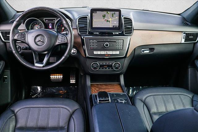 Used 2019 Mercedes-Benz GLE 400 4MATIC image 25