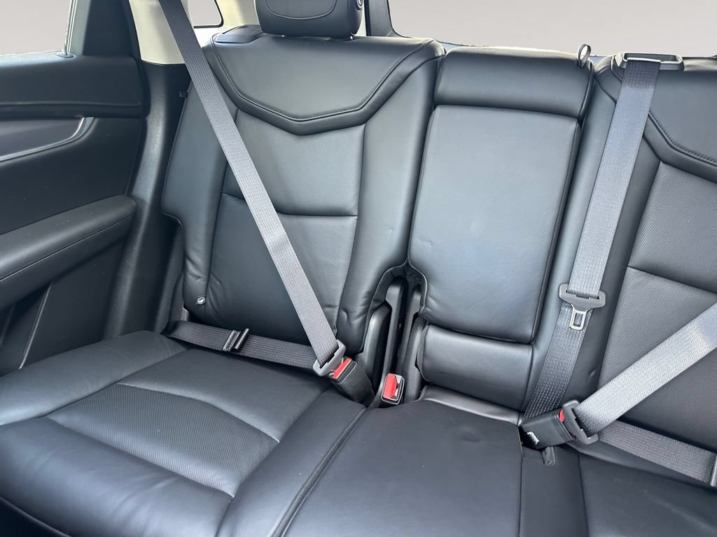Used 2018 Cadillac XT5 Luxury w/ Driver Awareness Package FWD image 13