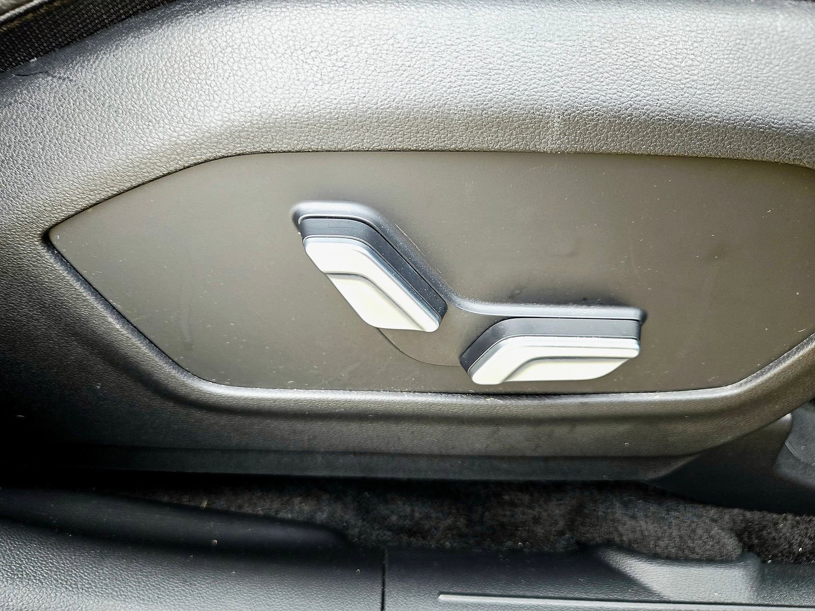 Used 2024 Hyundai Santa Fe Limited FWD image 26