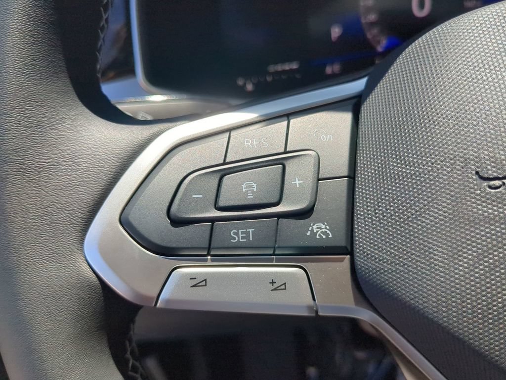 New 2026 Volkswagen Taos SE FWD image 27